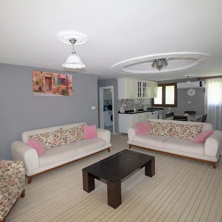 Villa Relish Villalari *