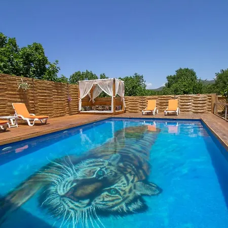 Relish Villalari Vila *