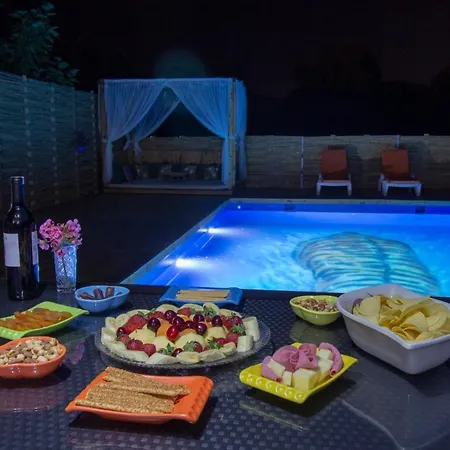 Villa Relish Villalari *